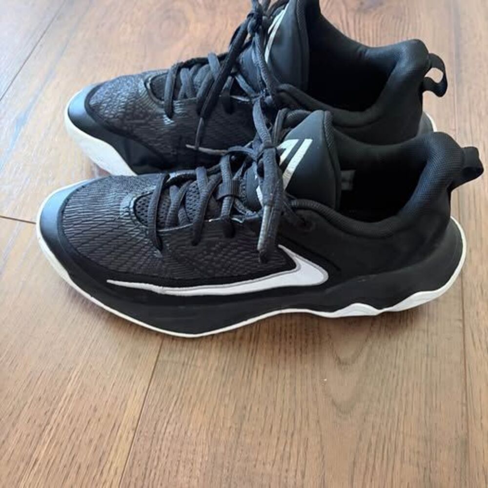 Nike basketball shoes Black Junior size 5 Unisex